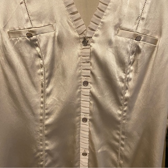 White House Black Market Ivory Silk Stretch Satin Blouse Ruffle Quiet Luxury - Picture 6 of 11